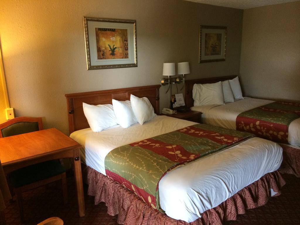 Americas Best Value Inn Crosstimbers Stephenville Bagian luar foto