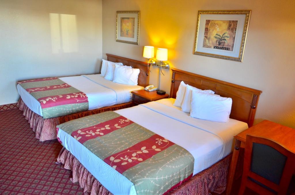 Americas Best Value Inn Crosstimbers Stephenville Bagian luar foto