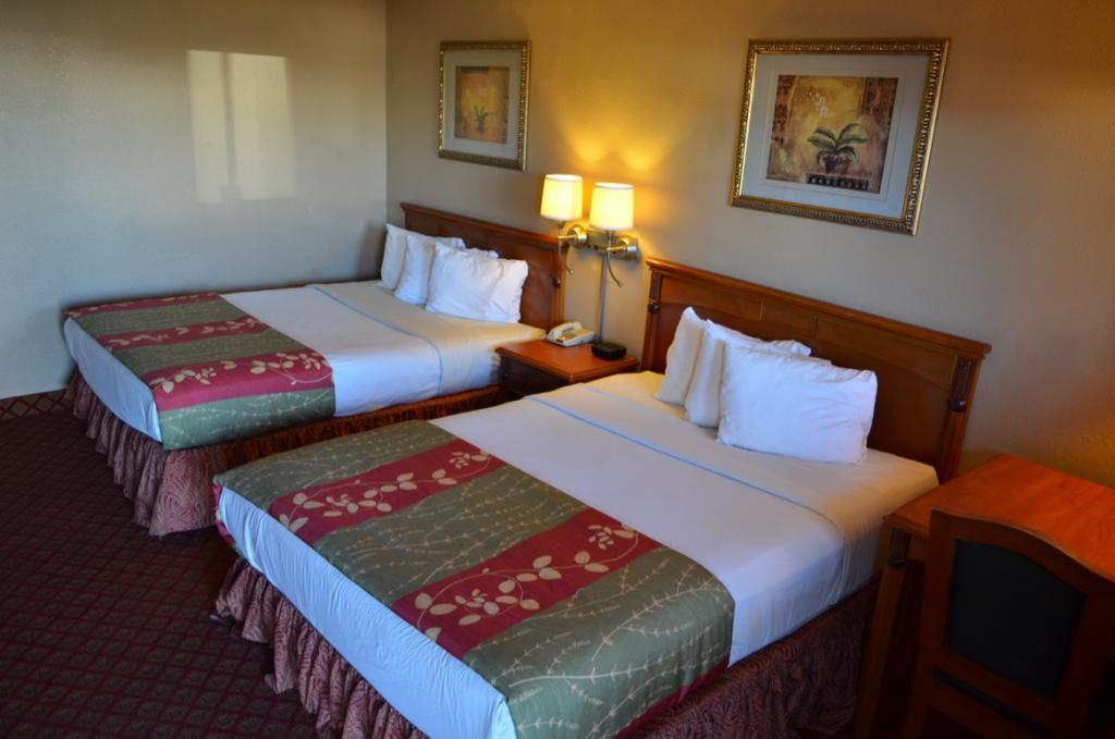 Americas Best Value Inn Crosstimbers Stephenville Bagian luar foto