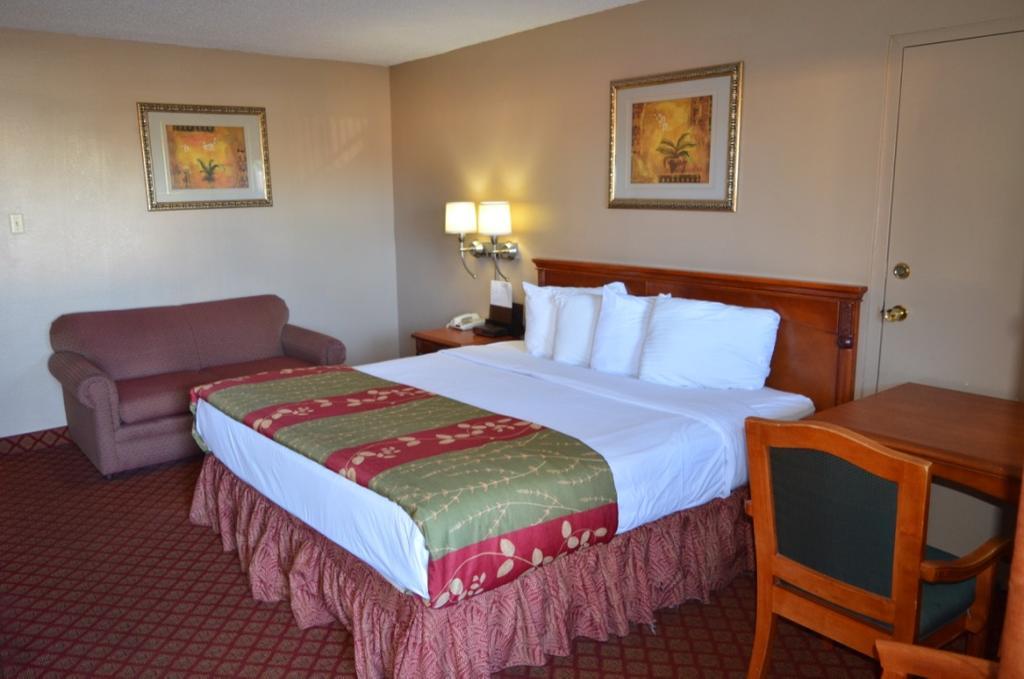 Americas Best Value Inn Crosstimbers Stephenville Bagian luar foto
