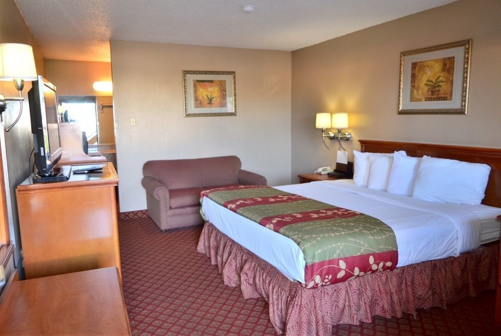 Americas Best Value Inn Crosstimbers Stephenville Bagian luar foto